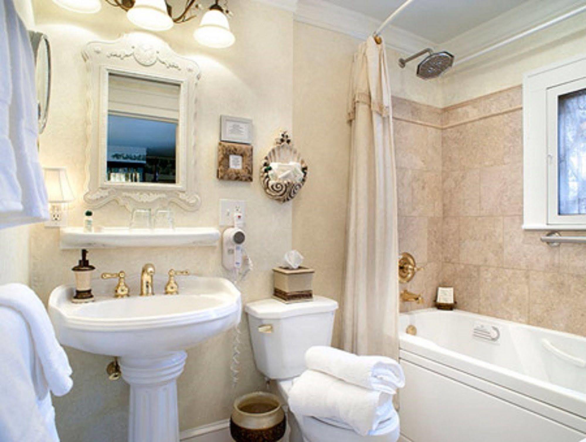Abbington Hotel 4*